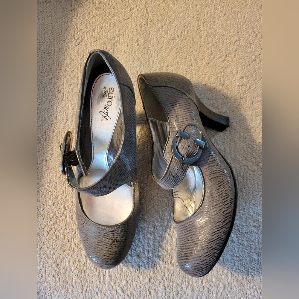 Sofft Metallic Gray Heels